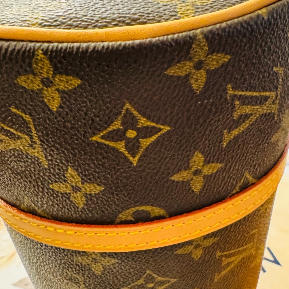 Louis Vuitton Brown and Tan Monogram Shoulder Bag - Picture 4 of 15